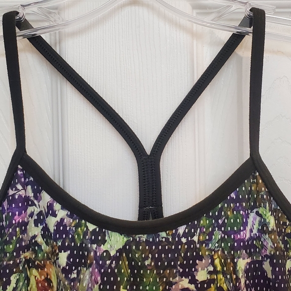 EUC Lululemon Power Y Tank - Picture 5 of 15